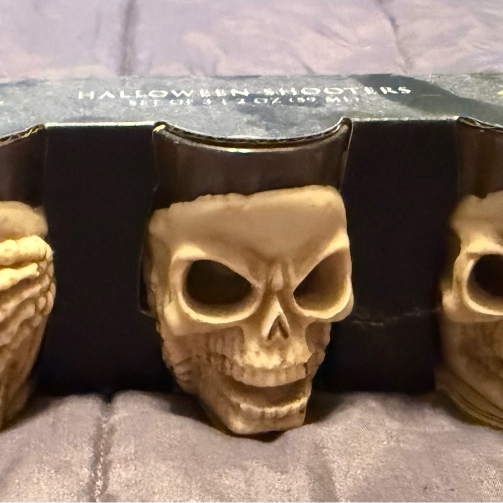 💀 Spooky Night Halloween Shooter Glass Set – Set of 3 (2 oz each)